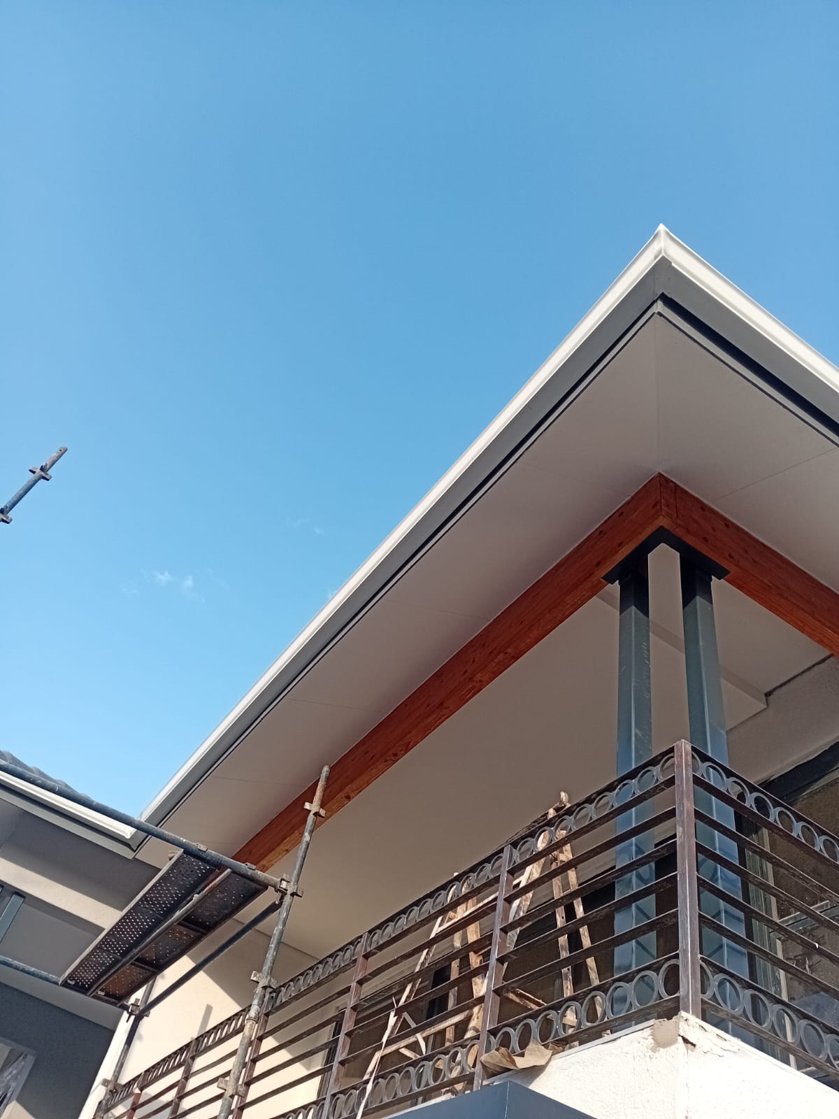 Globe Gutter seamless gutter installation