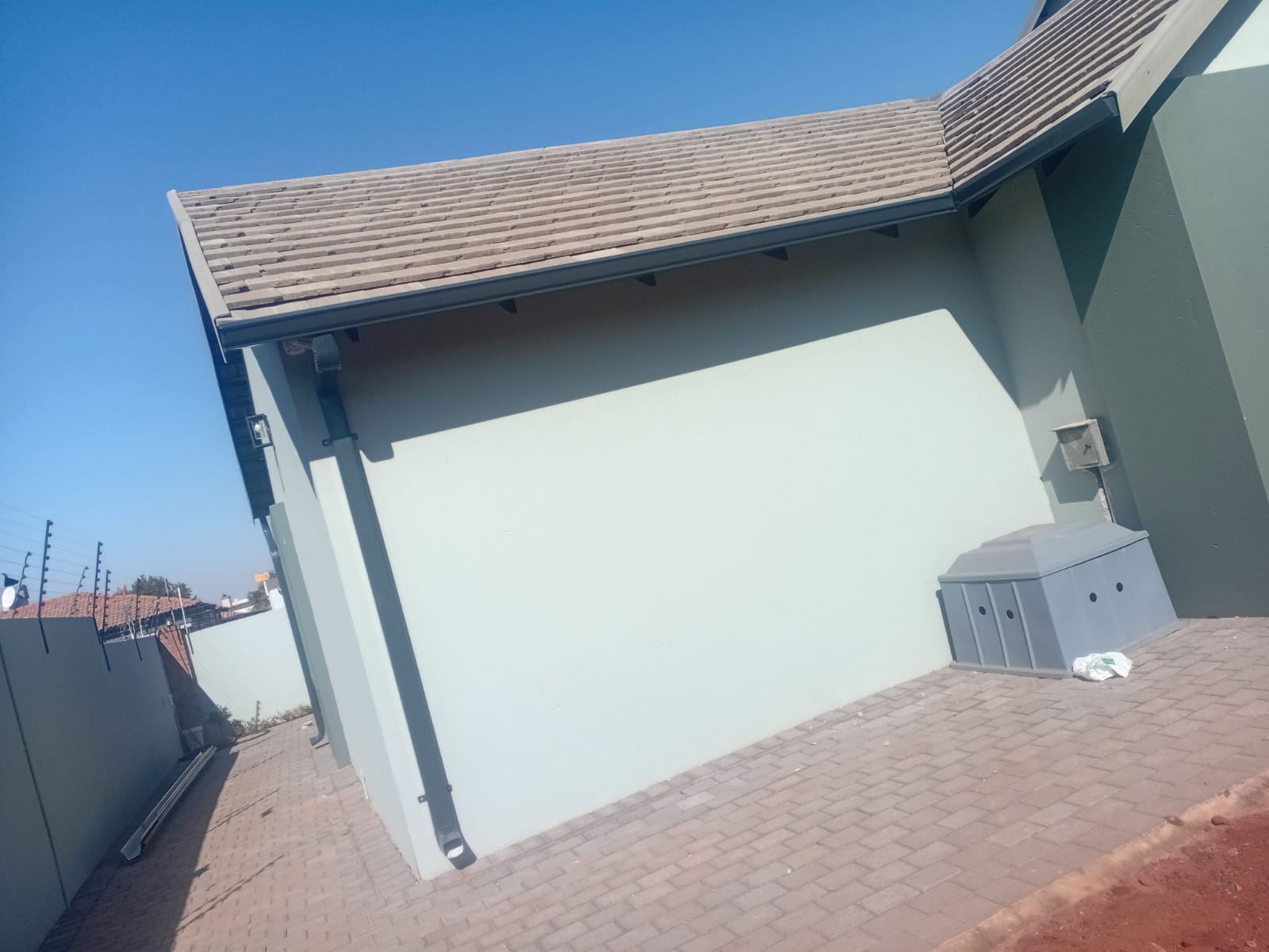 Globe Gutter seamless gutter installation